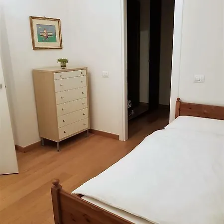 8 Via Giuseppe Vigoni Apartamento *
